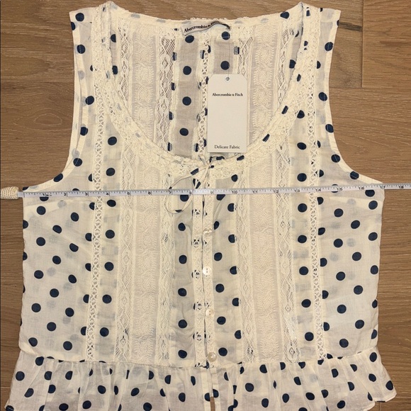 A&F Lace-Trim Tie-Front Ruffle Tank Small - Picture 6 of 6